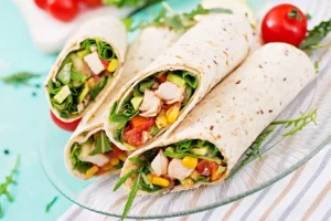 Wrap froid poulet crudité