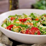 Salade de quinoa à la tomate, feta et concombre